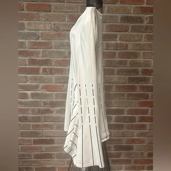 Prabal Gurung Peplum White with Black Stitching Asymmetrical Top. - Picture 4 of 7